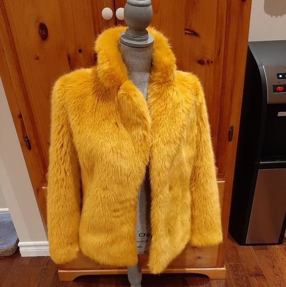 Lovers + Friends Jackets & Blazers - Beautiful faux fur jacket